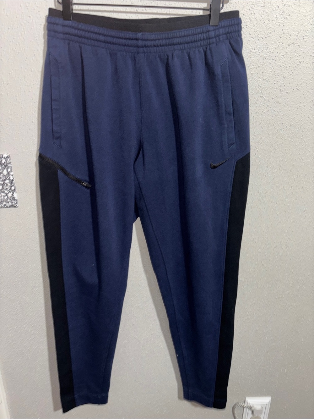 Nike - Men’s Dri-FIT Showtime Basketball Pants (size Large)